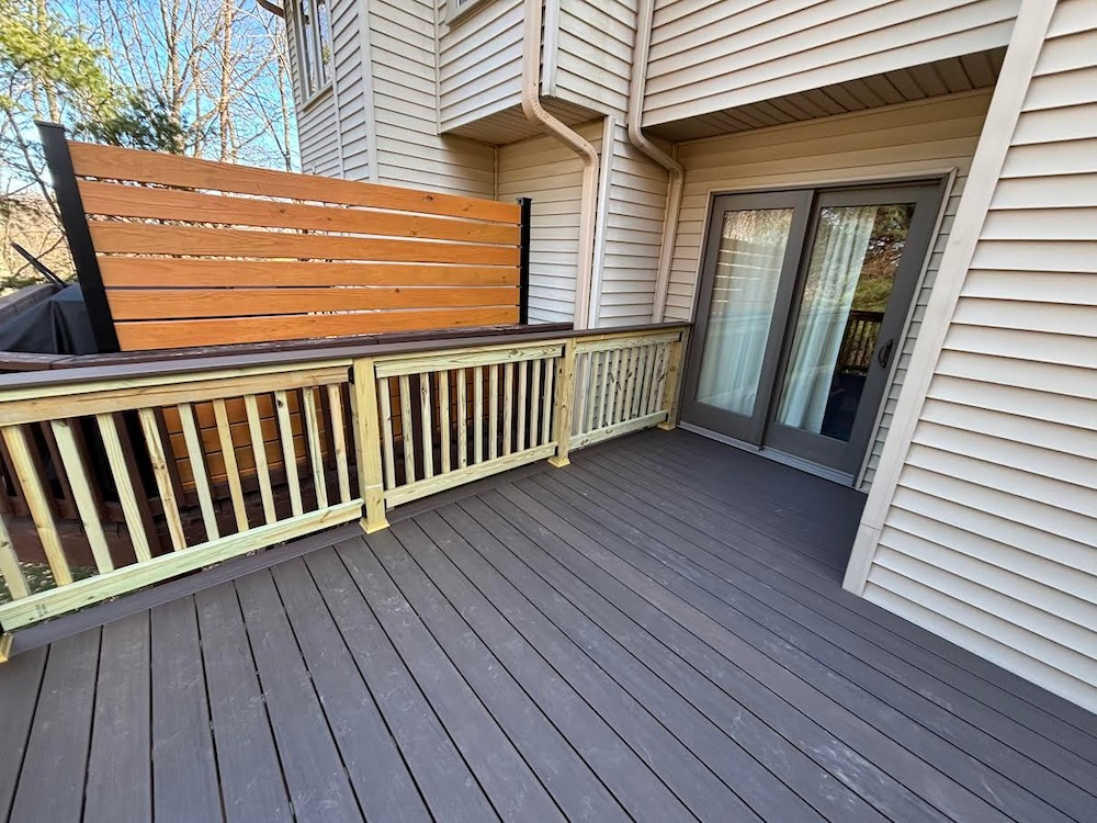 Composite townhouse deck installation in Elkridge MD